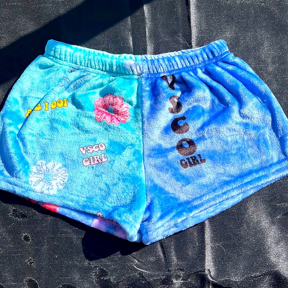 Penelope wildberry NEW fuzzy lounge shorts 10/12. 100% polyester material.